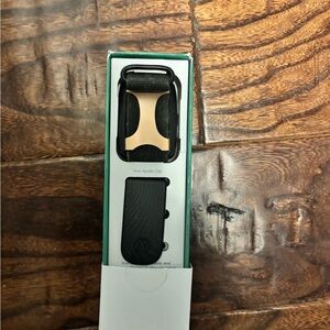 Apollo Clip Black and Gold Wearable
